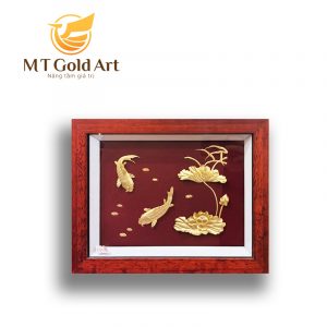 Tranh cá chep hoa sen dát vàng 24k