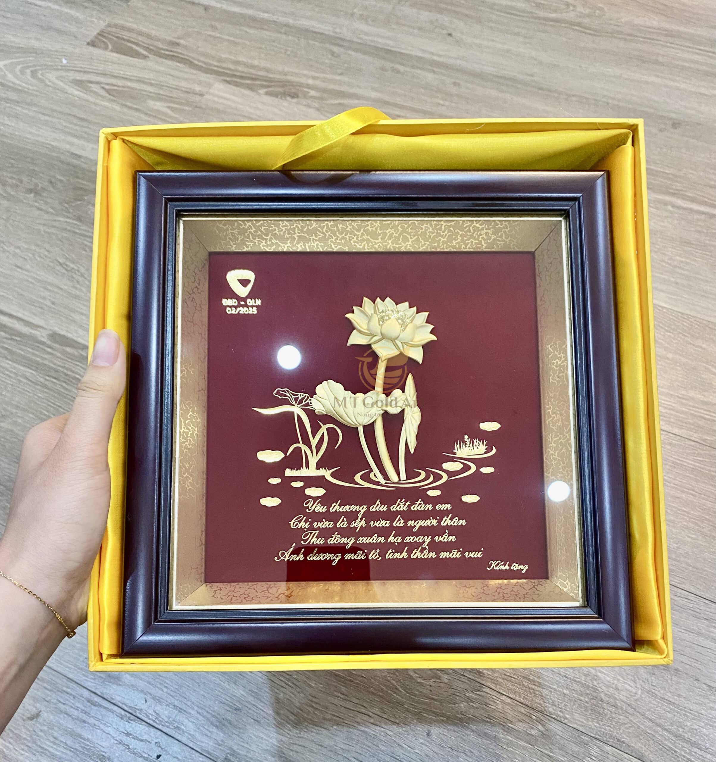 Quà tặng sếp nữ sang trọng ý nghĩa